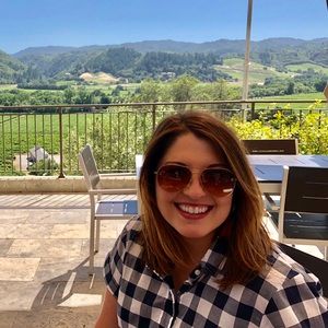 Meet your Posher, Emily